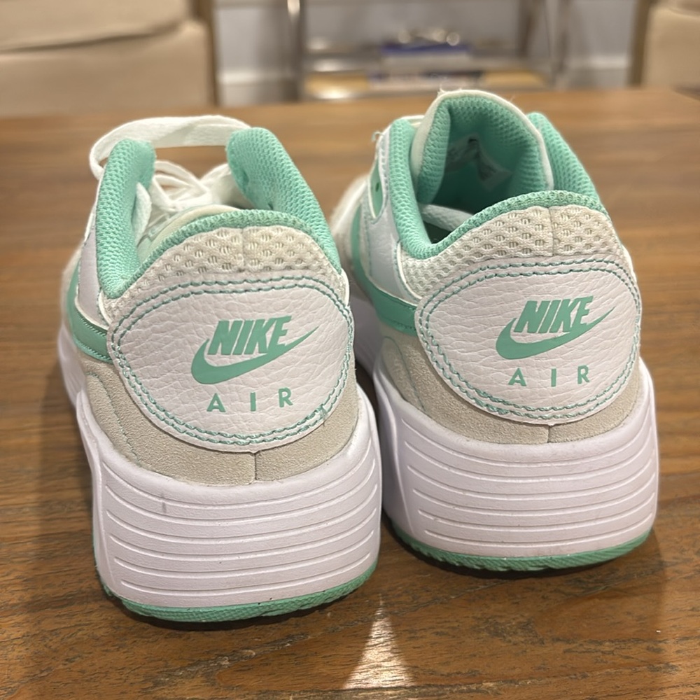 Nike Women's Air Max - Picture 6 of 7